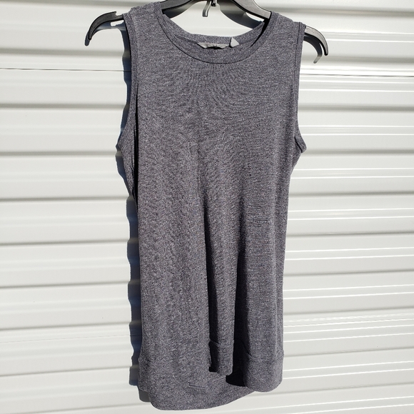 Athleta gray Siro twist open back crew neck tank - Picture 2 of 7